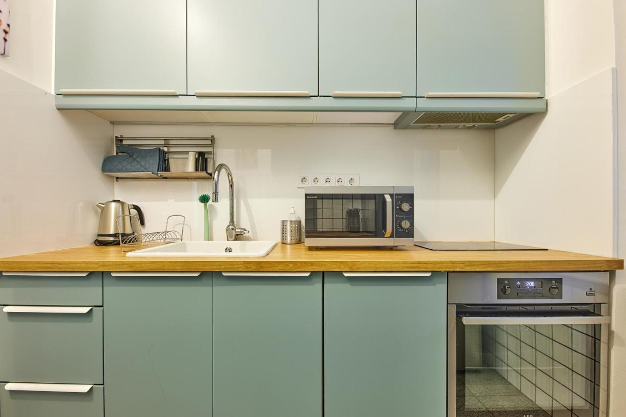 Uhu's Golden Soho Apartment Budapest